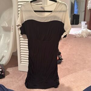 Body Central tight fitting dress. Size small.